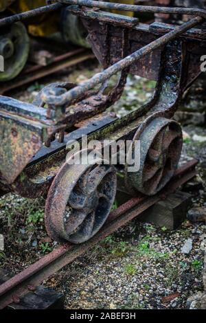 Sentier minier de Corwall - Devoran à Portreath - chariot d'extraction et objets d'art à La Mine Et au musée Du Genre Edward Banque D'Images