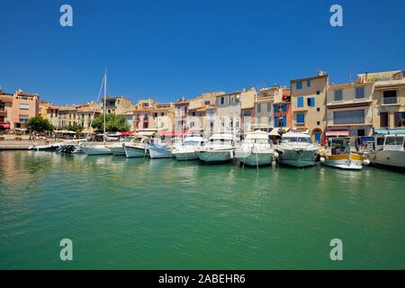 Port de Cassis la vieille ville. Provence-Alpes-Cote d'Azur, dans le sud de la France, France Banque D'Images