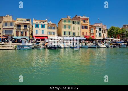 Port de Cassis la vieille ville. Provence-Alpes-Cote d'Azur, dans le sud de la France, France Banque D'Images