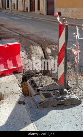 Tambour de fraisage pour la fraiseuse. Le broyage de l'asphalte pour la reconstruction de la route pour les mini-accessoire Banque D'Images