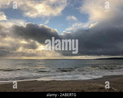 Les grandes marées à très haute plage de Sandbanks Suzanne Crédit McGowan / Alamy live news Banque D'Images