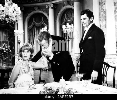 Le YELLOW ROLLS-ROYCE, de gauche, Jeanne Moreau, Rex Harrison, Edmund Purdom, 1964