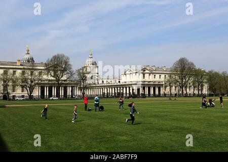 Vue panoramique sur le parc de Greenwich et Canary Wharf, London City, England, UK Banque D'Images