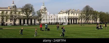 Vue panoramique sur le parc de Greenwich et Canary Wharf, London City, England, UK Banque D'Images