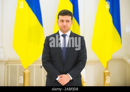 2019 11 27. Vilnius, Lituanie. Le président Gitanas Nausėda a rencontré le président Vladimir Zelensky de l'Ukraine. Banque D'Images