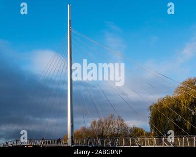 Tôt le matin, Christchurch Bridge, achevé en 2015, Caversham, Reading, Berkshire, Angleterre, RU, FR. Banque D'Images