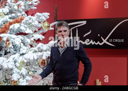 Paris, France.20 novembre 2019. Tex assiste au lancement du « Peres Noel Verts » du secours populaire Français à Paris, en France Banque D'Images