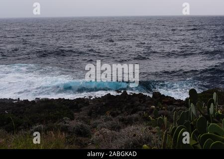 Mer Agitée à Pantelleria Banque D'Images