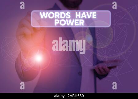 Signe texte montrant les mots ont un pouvoir. Photo d'entreprise de l'énergie texte capacité à guérir à entraver et à humilier humble Banque D'Images