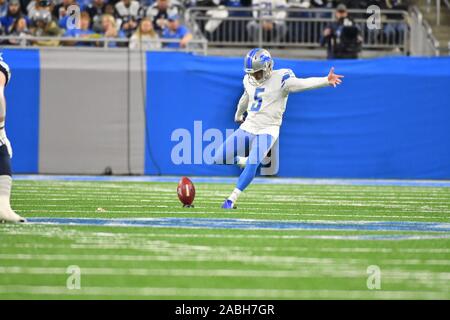 DETROIT, MI - Novembre 17 : Detroit Lions PK Matt Prater (5) le coup d'envoi au cours de jeu NFL entre les Cowboys de Dallas et Detroit Lions le 17 novembre 2019 au Ford Field de Detroit, MI (Photo by Dranberg/Cal Sport Media) Banque D'Images