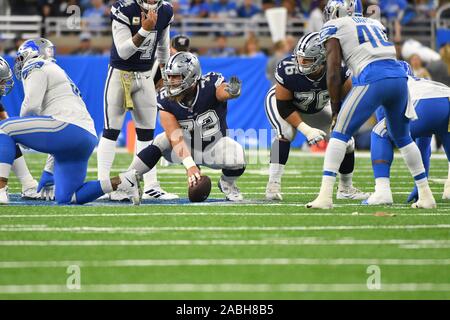 DETROIT, MI - Novembre 17 : Dallas Cowboys C Travis Frederick (72) en action au cours de NFL match entre les Cowboys de Dallas et Detroit Lions le 17 novembre 2019 au Ford Field de Detroit, MI (Photo by Dranberg/Cal Sport Media) Banque D'Images