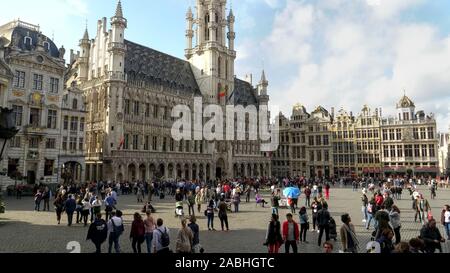 Bruxelles, Belgique - 13 octobre, 2017 : avis de l'hôtel de ville à la grand place de bruxelles Banque D'Images