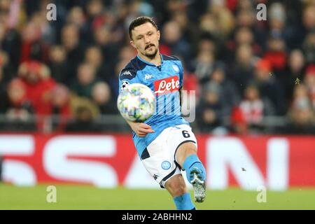 Liverpool, Royaume-Uni. 27 Nov, 2019. Mario Rui de Naples en action. Ligue des Champions groupe e match, Liverpool v Napoli à Anfield Stadium à Liverpool le mercredi 27 novembre 2019. Cette image ne peut être utilisé qu'à des fins rédactionnelles. Usage éditorial uniquement, licence requise pour un usage commercial. Aucune utilisation de pari, de jeux ou d'un seul club/ligue/dvd publications. Photos par Chris Stading/Andrew Orchard la photographie de sport/Alamy live news Crédit : Andrew Orchard la photographie de sport/Alamy Live News Banque D'Images