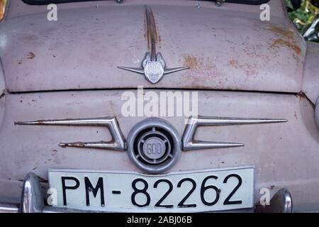 Vue avant de la vieille Fiat 600 vintage classique Banque D'Images