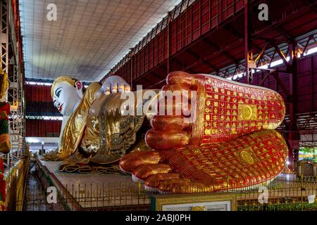 (Chaukhtatgyi Chauk Htat Gyi--) Paya, Yangon, Myanmar. Banque D'Images