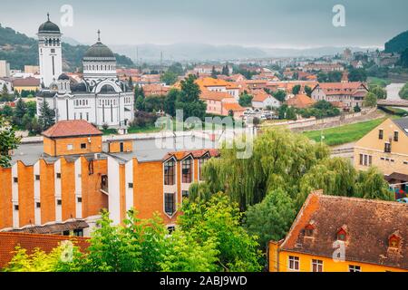 La Sainte Trinité Cathédrale Orthodoxe et vue panoramique de la vieille ville de Sighisoara en Roumanie Banque D'Images