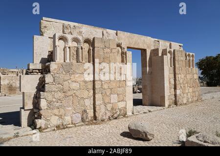 Vestiges de mur de la mosquée, palais omeyyade, Citadel, Ali Ben Al Hussein Street, Jabal Al Qalah, Amman, Jordanie, Moyen-Orient Banque D'Images