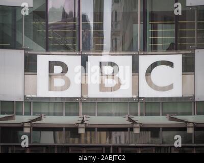 Londres, UK - circa 2019 SEPTEMBRE : BBC Broadcasting House siège de la British Broadcasting Corporation à Portland Place Banque D'Images