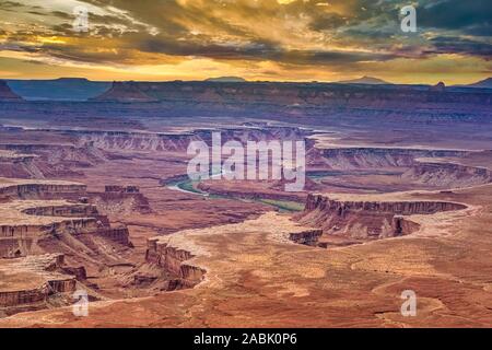 Gran View Point, Canyonlands National Park, Utah, USA. De superbes canyons, mesas, et buttes érodées par le Colorado, vert et rivières tributaires Banque D'Images