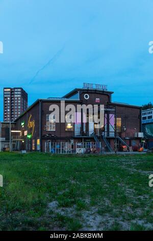 Eindhoven (Pays-Bas), le 1 juin 2019. L'extérieur de l'ancienne salle des machines industrielles, maintenant un restaurant à côté du noble Radio sur Ketelhuiplein Banque D'Images