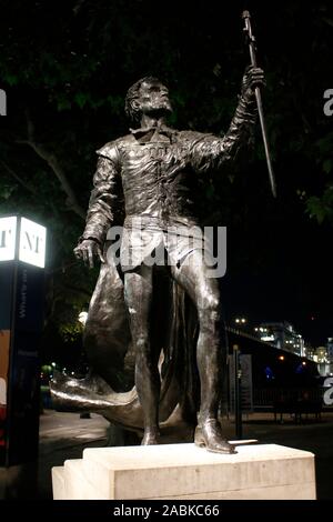 Laurence Olivier - Statue, Londres, Angleterre (nur für redaktionelle Verwendung. Keine Werbung. Http://www.360-berlin.de. Referenzdatenbank : © Jens Knap Banque D'Images