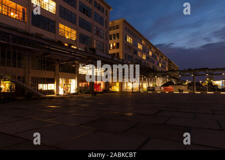 Eindhoven (Pays-Bas), 19 juin 2019. Le célèbre vieux bâtiments Philips transformé en lofts de la ville avec certains d'entre eux ayant allumés au milieu urbain et cr Banque D'Images