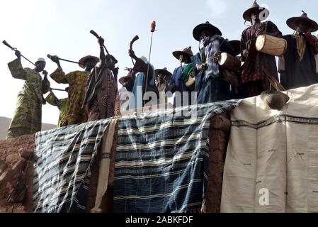 Pays Dogon : village de Yanda 2012 Tourougo Banque D'Images