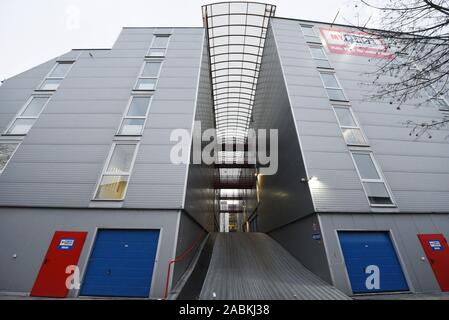 Dans l'entrepôt Selfstorage ma place à Munich Laim, récipient chambres dans diverses tailles de mètre carré peuvent être loués par des particuliers pour mettre des choses en. [Traduction automatique] Banque D'Images