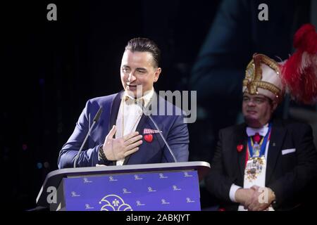 L'Autrichien 'Volks-Rock'n'Roller' Andreas Gabalier reçoit le 47e Karl Valentin Ordre de la société Narrhalla Carnaval au 'Soiree Münchner Leben' dans le Deutsches Theater. La photo montre le lauréat, au cours de son discours d'acceptation. [Traduction automatique] Banque D'Images