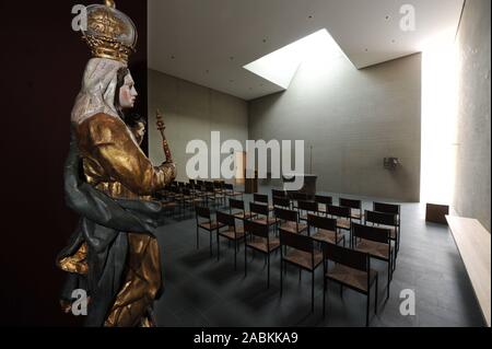 La nouvelle église de Saint James à Quiddestrasse 35 à Neuperlach. [Traduction automatique] Banque D'Images