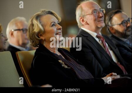 Editeur Antje Kunstmann avec conseiller culturel Hans-Georg Küppers lors de la remise du "prix honorifique de la culture de la ville de Munich' dans la grande salle de l'Ancien hôtel de ville. [Traduction automatique] Banque D'Images