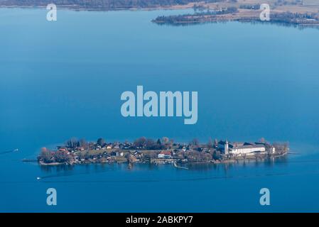 Une photographie aérienne montre la Fraueninsel dans Chiemsee (Haute-Bavière) le mercredi, 27 février 2019. [Traduction automatique] Banque D'Images