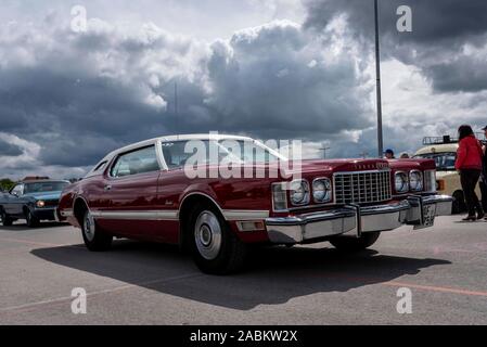 Oldtimer Oldtimer à la 13e réunion de l'Automobilclub München (ACM), qui a lieu chaque année en parallèle à la Fête du Printemps sur la Theresienwiese. Dans l'image une vieille Thunderbird à partir des Etats-Unis. [Traduction automatique] Banque D'Images