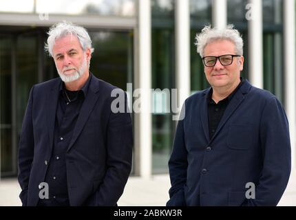 Les deux auteurs et réalisateurs israéliens Ari Folman (g.) et David Polonsky (r.) recevoir le prix de la NS Centre de documentation à Munich pour son roman graphique 'le journal d'Anne Frank". [Traduction automatique] Banque D'Images