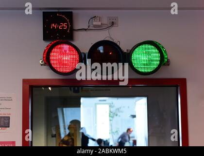 Feu de circulation dans le studio de la radio étudiante de Munich M94.5. dans la Rosenheimer Straße 145. [Traduction automatique] Banque D'Images