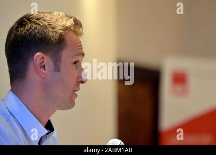 Florian Schardt, nouvellement élu président du SPD de sous-districts, Munich-Land à la conférence du parti de la circonscription administrative dans le SPD Hofbräuhaus de Munich. [Traduction automatique] Banque D'Images