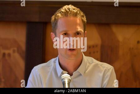 Florian Schardt, nouvellement élu président du SPD de sous-districts, Munich-Land à la conférence du parti de la circonscription administrative dans le SPD Hofbräuhaus de Munich. [Traduction automatique] Banque D'Images