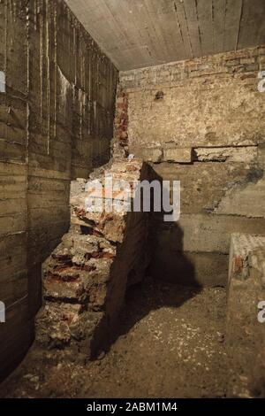 Séries : "disparu du Munich Lieux' : Les vestiges souterrains de la cité médiévale de l'an. Dukes se fit construire une forteresse au Moyen Age pour se protéger contre les citoyens. De la résidence, un escalier mène à la salle voûtée de tunnels de Neuveste. [Traduction automatique] Banque D'Images