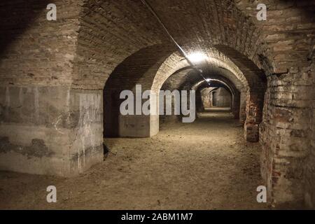 Séries : "disparu du Munich Lieux' : Les vestiges souterrains de la cité médiévale de l'an. Dukes se fit construire une forteresse au Moyen Age pour se protéger contre les citoyens. De la résidence, un escalier mène à la salle voûtée de tunnels de Neuveste. [Traduction automatique] Banque D'Images