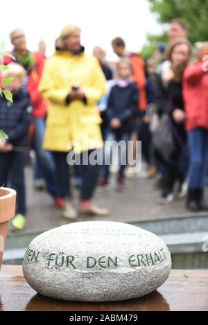 Avec une démonstration, l'initiative des citoyens 'Wald Neuried erhalten' veut donner l'exemple contre l'exploitation minière dans le gravier supplémentaires Forst Kasten par Heiliggeistspital la Fondation municipale. [Traduction automatique] Banque D'Images