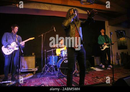 MALIBU, CA - le 27 novembre : à Shwayze Shwayze, Maison pour les vacances en direct de Malibu à Casa Escobar à Malibu, Californie le 27 novembre 2019. /MediaPunch crédit Faye Sadou Banque D'Images