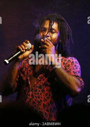 MALIBU, CA - le 27 novembre : à Shwayze Shwayze, Maison pour les vacances en direct de Malibu à Casa Escobar à Malibu, Californie le 27 novembre 2019. /MediaPunch crédit Faye Sadou Banque D'Images