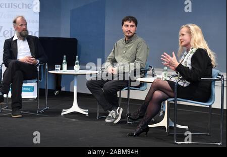 Michael Zirnstein (à gauche) et Susanne Hermanski lors de la nuit de la SZ auteurs à l'Académie Bavaroise des beaux-arts en conversation avec de vieux Utting Capitaine Daniel Hahn sur le sujet : « Munich - notre village devrait devenir plus bizarre'. [Traduction automatique] Banque D'Images