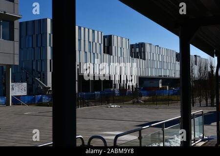 Le projet Galileo, qui a été planifié depuis 2007, envisage une restructuration complète de la TU de sciences campus. Dans une société de projet, les bâtiments sont pris en charge par divers investisseurs et loué à la TU à des conditions favorables. En plus de l'université, des entreprises et un hôtel, le Marriott Courtyard Garching von Bierwirth et Kluth Hotelmanagement GmbH, sont aussi des locataires des lieux. [Traduction automatique] Banque D'Images