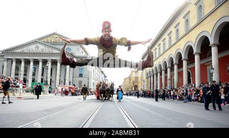 Wiesn-Oktoberfest : et 2011 Schützenzug : Photo : No2 danseuse mauresque , 22 septembre , 2019.Copyright : Photo : Stephan Rumpf [traduction automatique] Banque D'Images