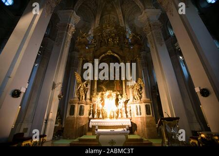 Le sanctuaire de l'église Heilig-Geist au Prälat-Miller-Weg dans le centre de Munich. [Traduction automatique] Banque D'Images