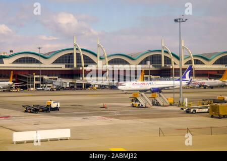 L'aéroport international Sabiha Gokcen est ville grille Istanbul, Turquie. Banque D'Images