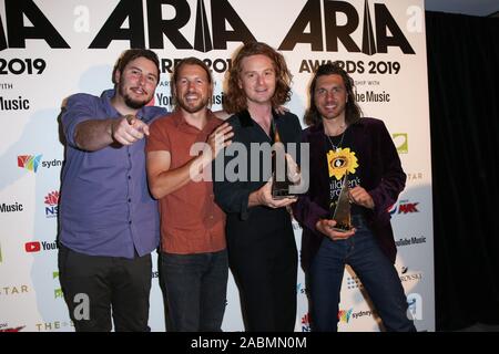 Novembre 27, 2019, Sydney, NSW, Australie : LES FRÈRES TESKEY soulevés par l'Awards Prix lors de la 33e édition du Prix ARIA 2019 à l'étoile le 27 novembre 2019 à Sydney, NSW Australie (crédit Image : © Christopher Khoury/l'agence de presse australienne via Zuma sur le fil) Banque D'Images