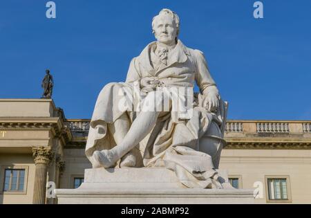 Denkmal Alexander von Humboldt, Hauptgebäude, Humboldt-Universität, Unter den Linden, Mitte, Berlin, Deutschland Banque D'Images