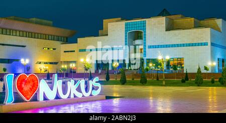 NUKUS, OUZBÉKISTAN - Mai 6, 2019 : Musée d'art d'état de la République du Karakalpakstan à Nukus (Ouzbékistan) Banque D'Images